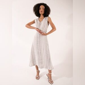 PUROTATTO - STRIPED V-NECK LINEN DRESS.
Made in Italy. Size: 44 - fits 8